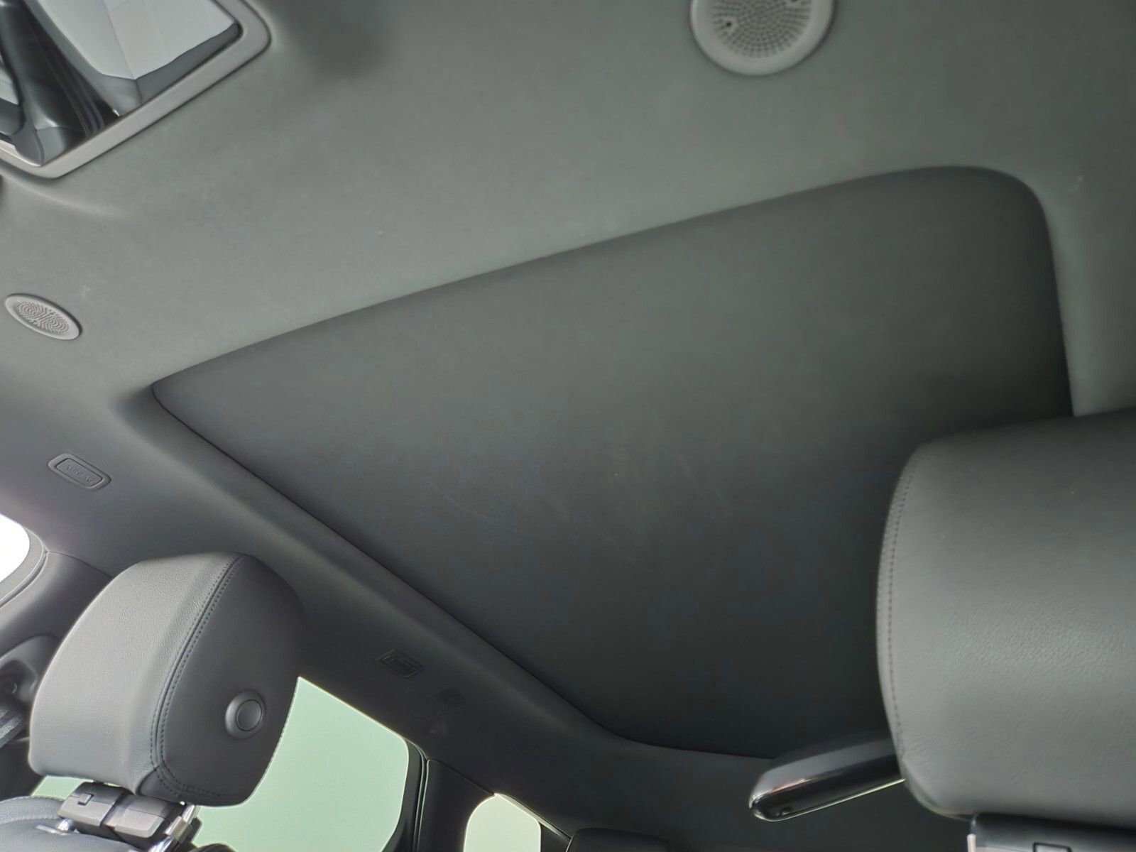 Used 2023 Land Rover Range Rover Evoque R-Dynamic SE AWD/4WD image 12