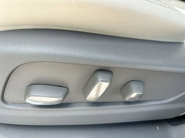 Used 2021 Cadillac XT5 Premium Luxury image 16