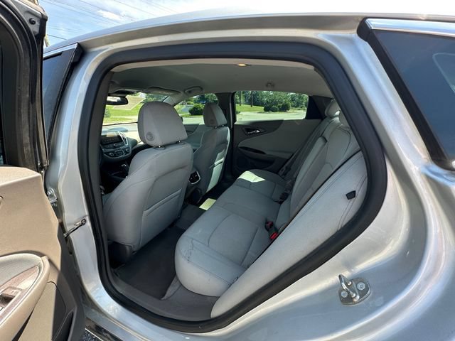 Used 2017 Chevrolet Malibu LT w/ Driver Confidence Package FWD image 18