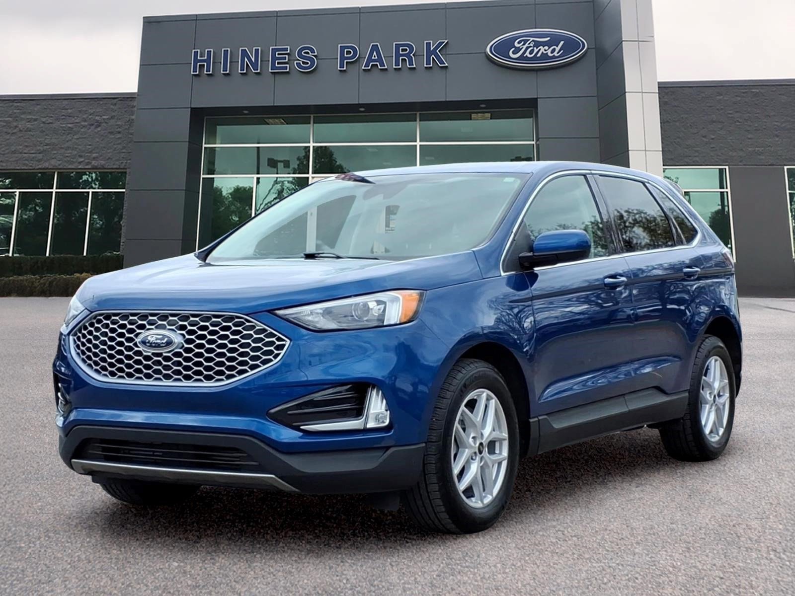 Used 2023 Ford Edge SEL w/ Convenience Package AWD/4WD image 3