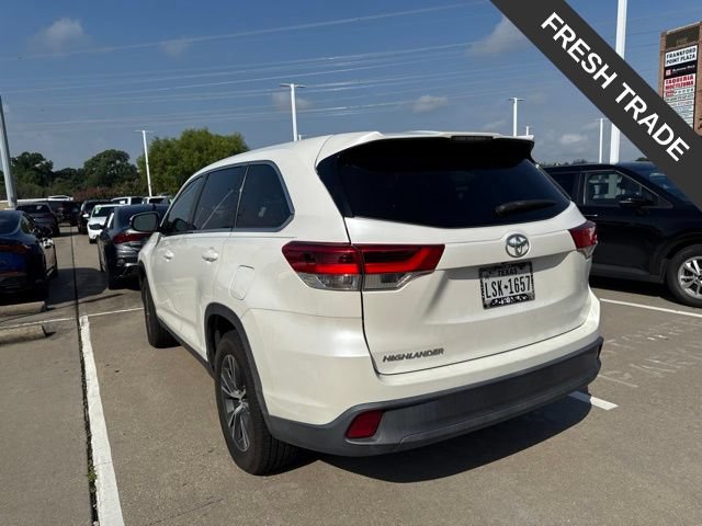 Used 2019 Toyota Highlander LE FWD image 5