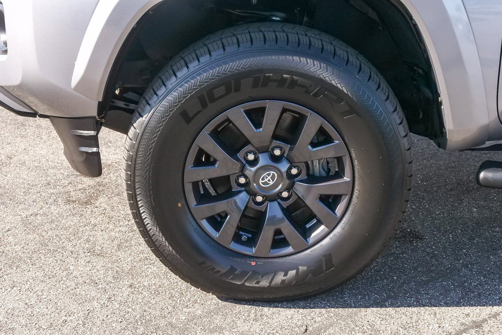 Used 2020 Toyota Tacoma SR5 image 5