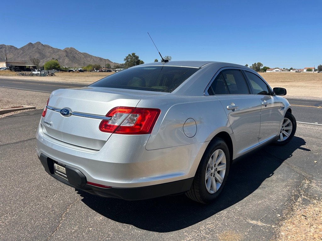 Used 2011 Ford Taurus SE FWD image 5