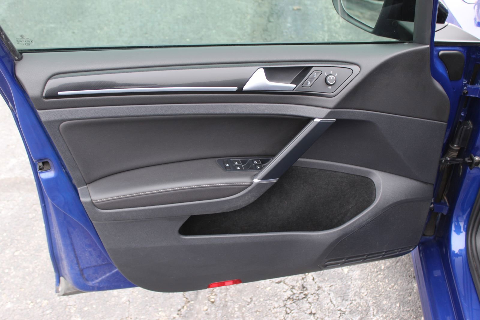 Used 2015 Volkswagen Golf R R image 19