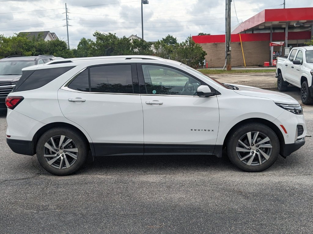 Used 2022 Chevrolet Equinox Premier AWD/4WD image 3