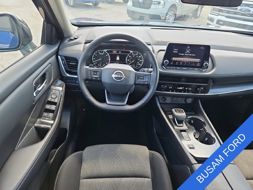 Used 2026 Nissan Rogue SV FWD image 9