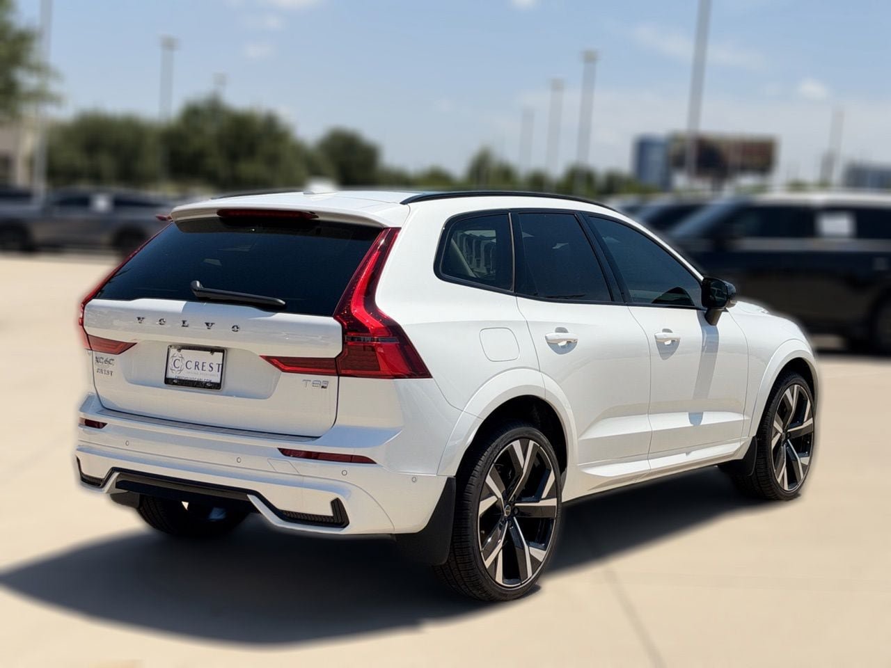 New 2026 Volvo XC60 T8 Ultra w/ Protection Package Premier AWD/4WD image 5