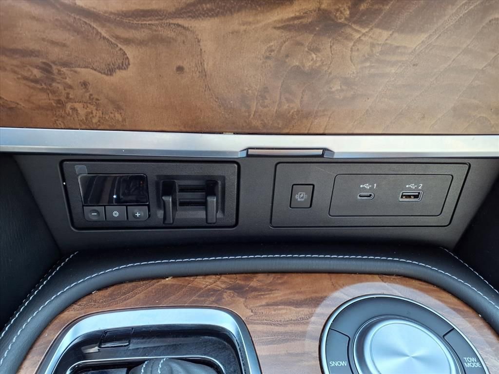 Used 2022 Nissan Armada SL w/ Captain's Chairs Package RWD image 23