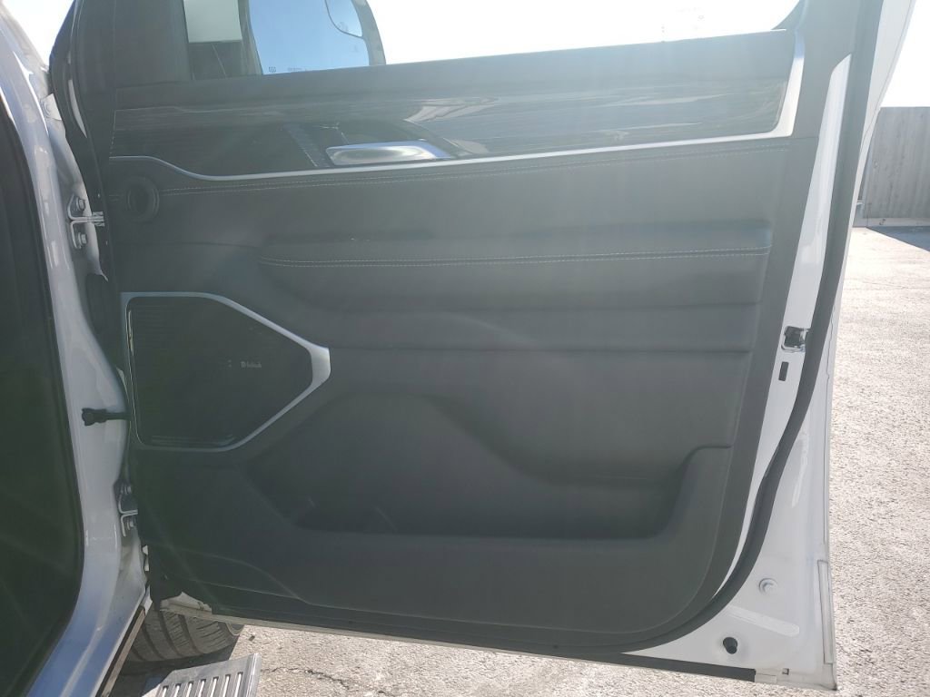 Used 2022 Jeep Wagoneer Series III w/ Premium Group I image 41