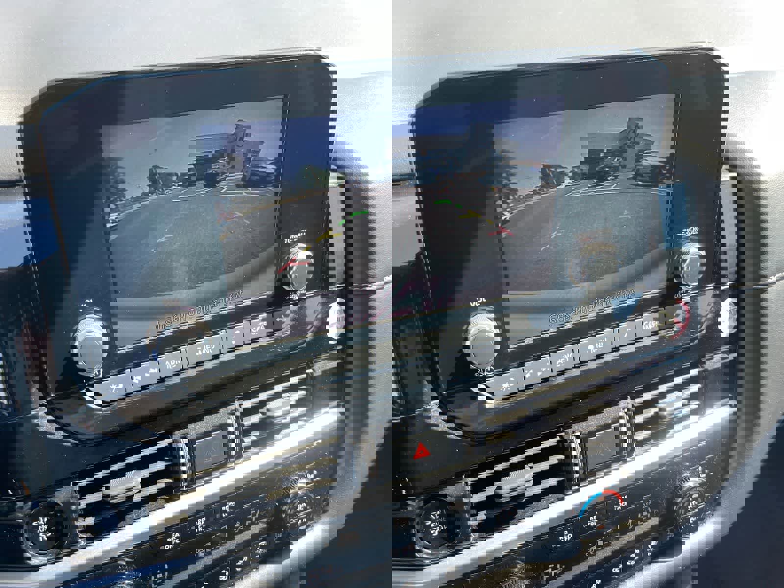 Used 2025 Nissan Pathfinder SV image 18