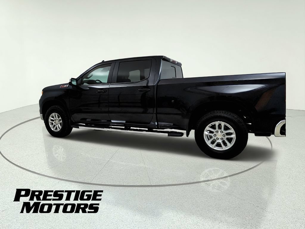 Used 2024 Chevrolet Silverado 1500 LT w/ Z71 Off-Road Package AWD/4WD image 5