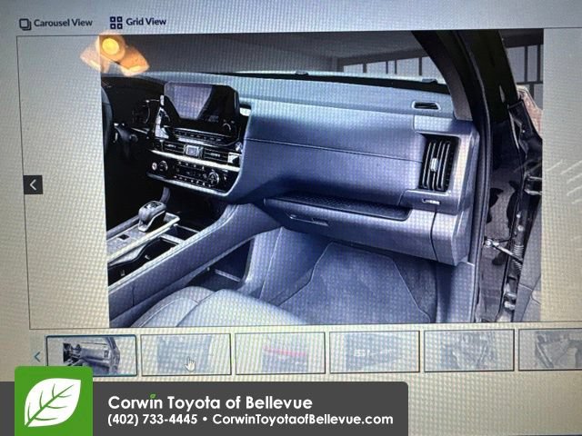 Used 2025 Nissan Pathfinder SL AWD/4WD image 12