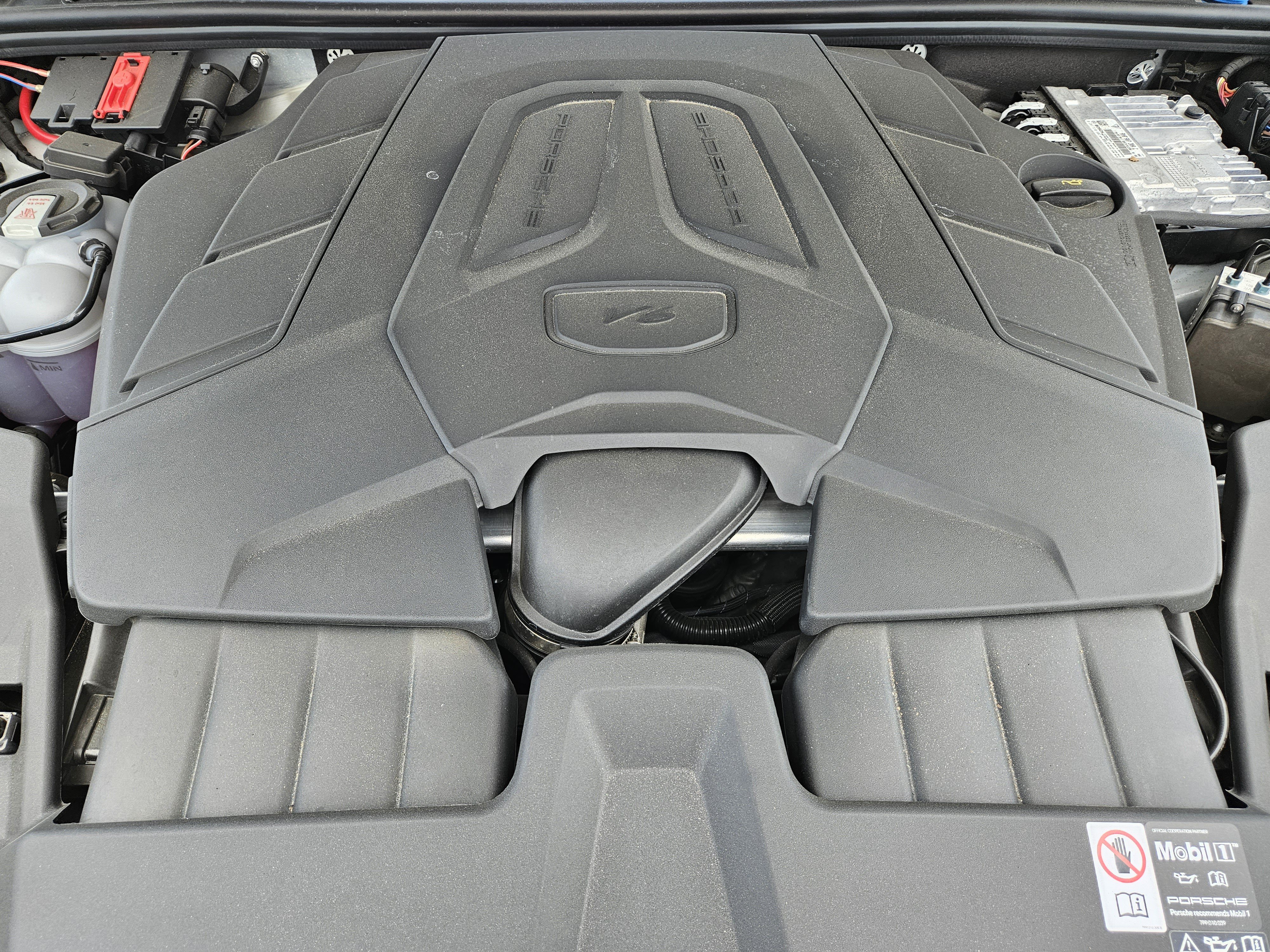Certified 2026 Porsche Cayenne AWD/4WD image 30