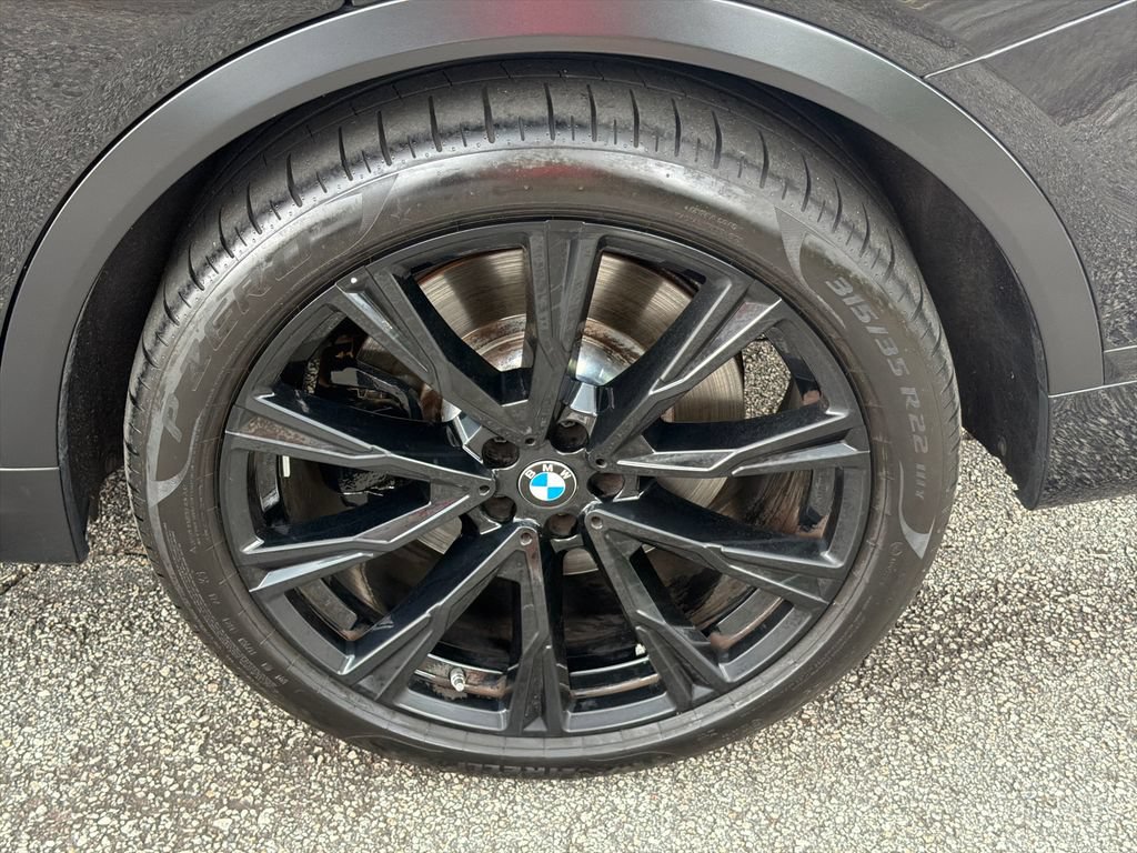 Used 2022 BMW X7 M50i w/ Dynamic Handling Package AWD/4WD image 19