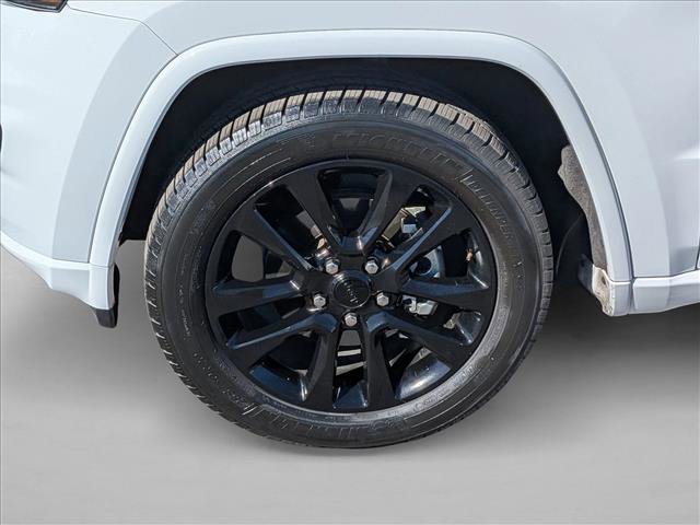 Used 2018 Jeep Grand Cherokee Altitude image 22