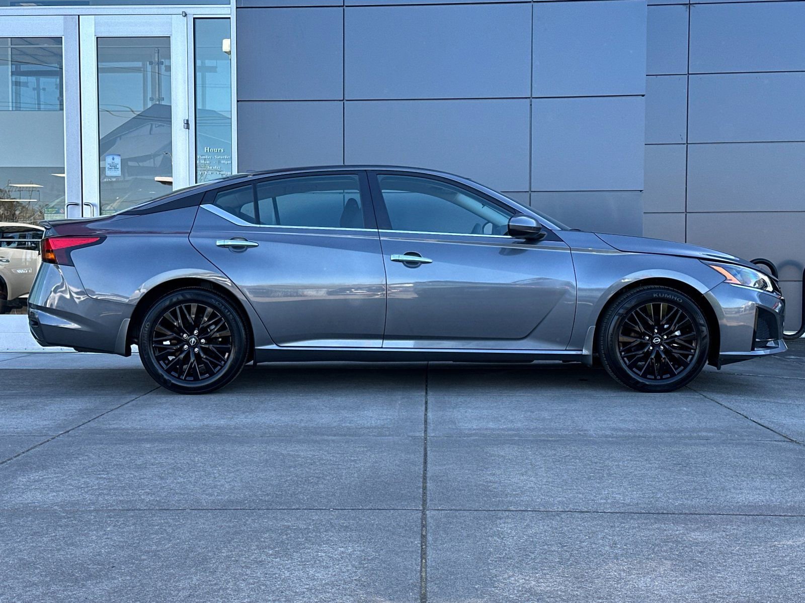 Used 2025 Nissan Altima 2.5 SV w/ SV Special Edition Package image 2