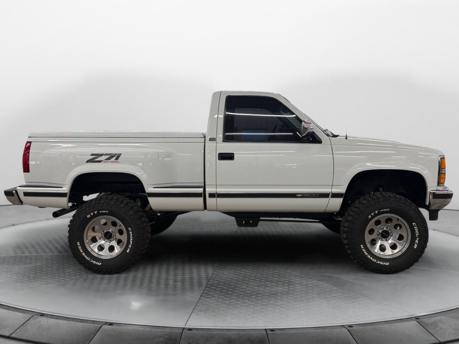 Used 1993 Chevrolet Silverado 1500 4x4 Regular Cab image 2