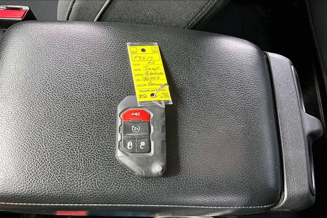 Used 2022 Jeep Gladiator Sport AWD/4WD image 36
