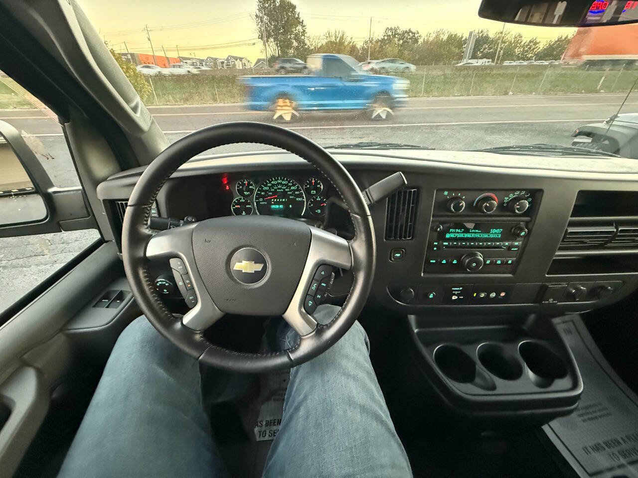 Used 2016 Chevrolet Express 3500 LT w/ LT Preferred Equipment Group image 18