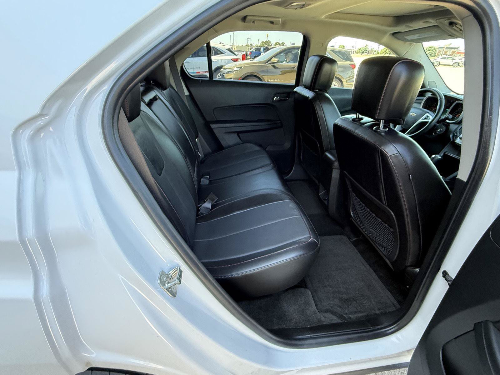 Used 2017 Chevrolet Equinox Premier w/ Enhanced Convenience Package AWD/4WD image 21