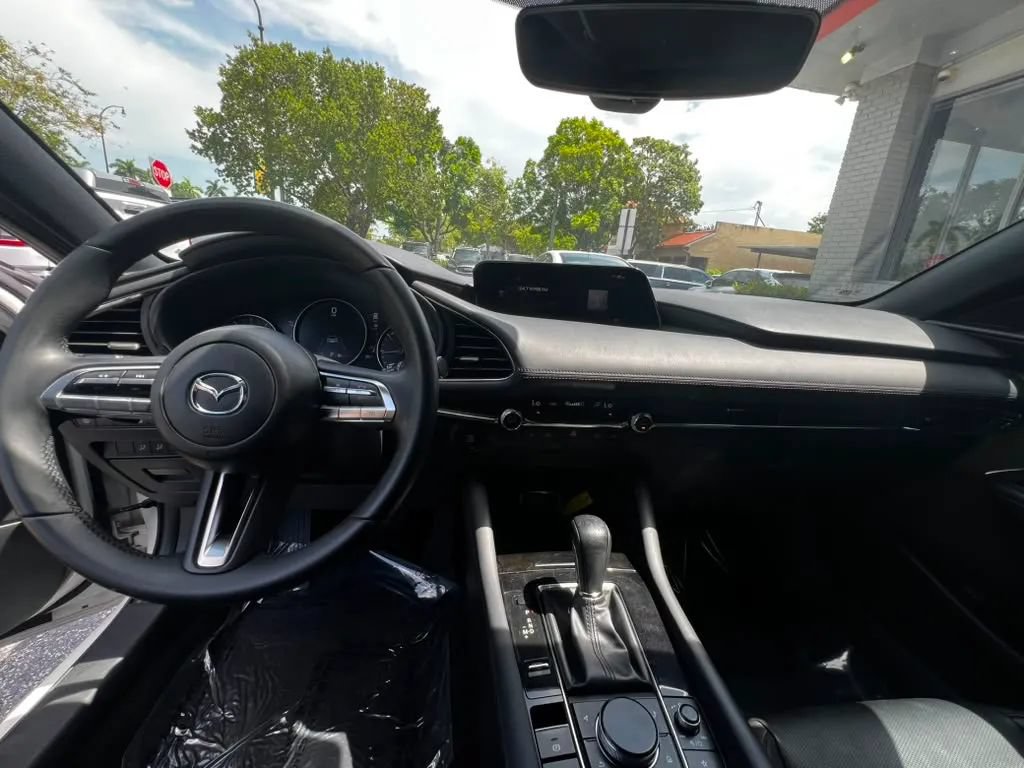 Used 2019 MAZDA MAZDA3 Hatchback w/ Premium Package FWD image 26
