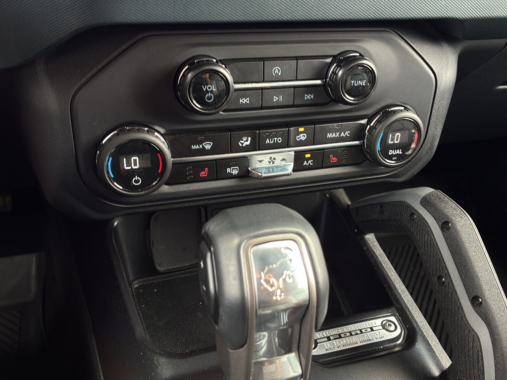 Used 2024 Ford Bronco Outer Banks AWD/4WD image 22