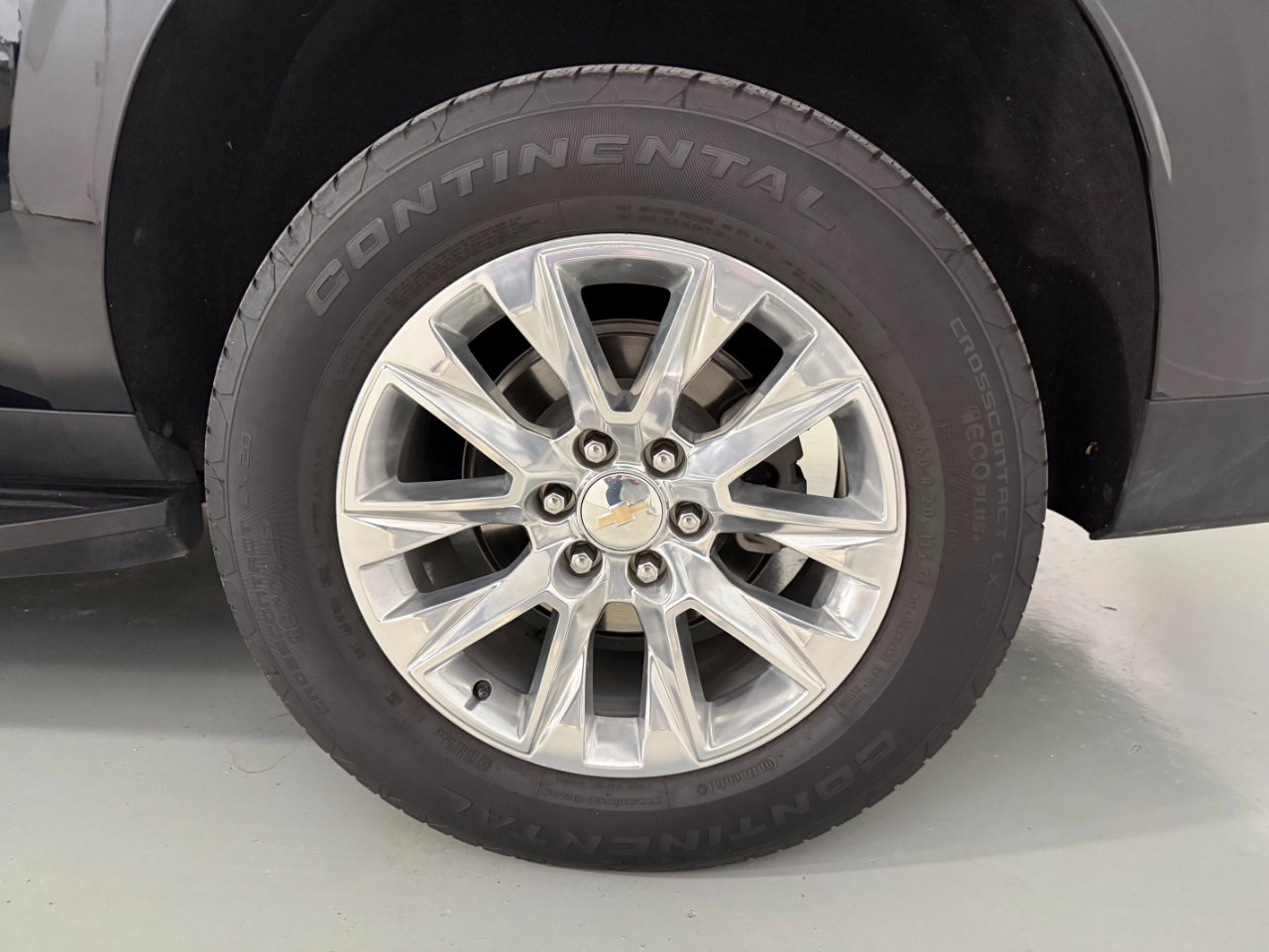 Used 2023 Chevrolet Suburban Premier image 34