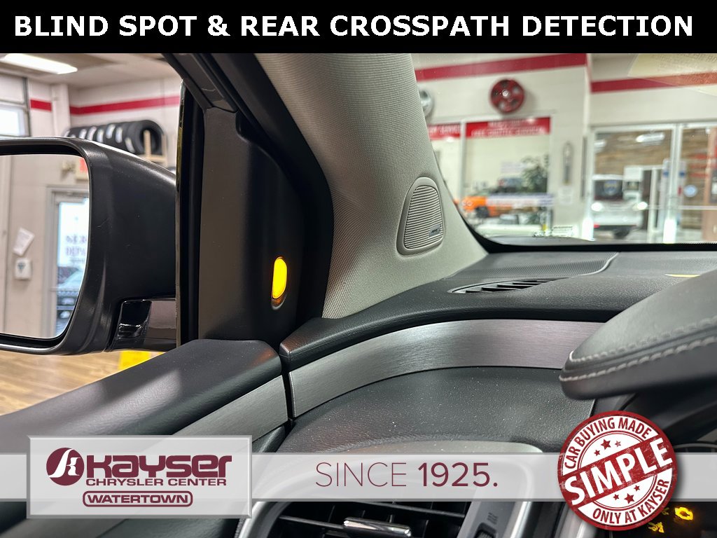 Used 2023 Nissan Murano SL image 8