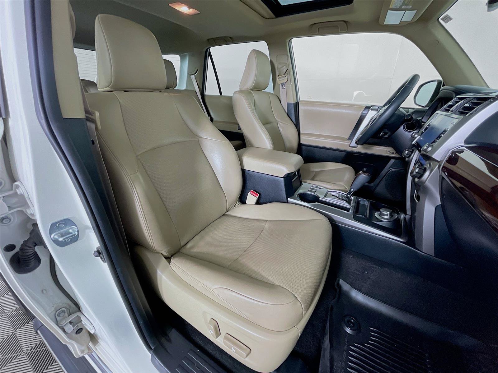 Used 2021 Toyota 4Runner Limited AWD/4WD image 32