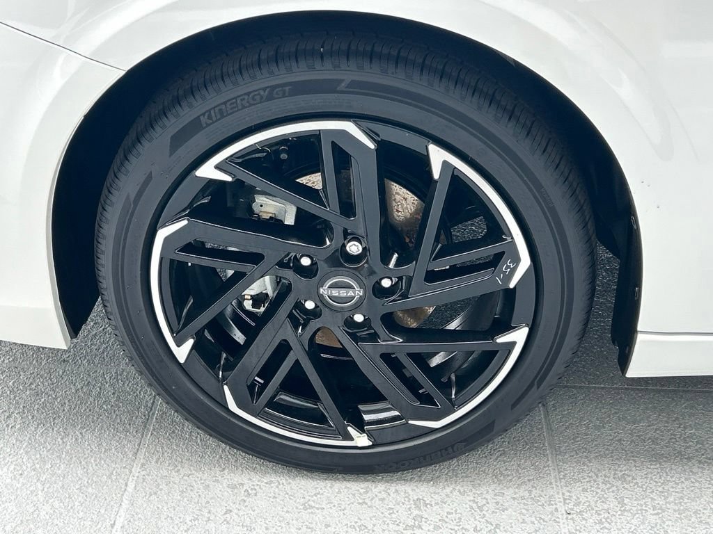 New 2026 Nissan Sentra SR w/ Floor Mat Package FWD image 48