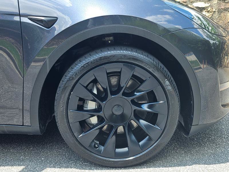 Used 2024 Tesla Model Y Long Range RWD image 17
