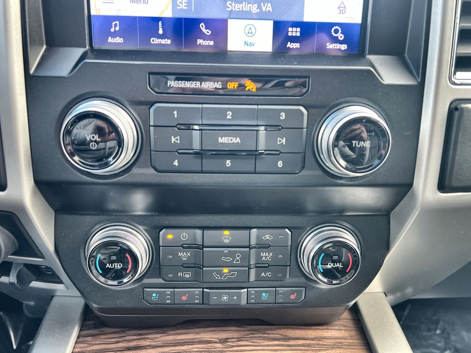 Used 2020 Ford F150 Lariat w/ Equipment Group 502A Luxury image 21