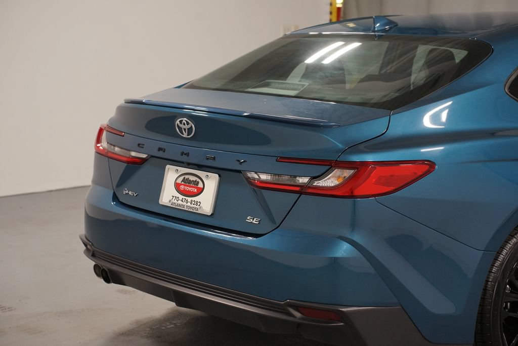 Used 2025 Toyota Camry SE FWD image 9