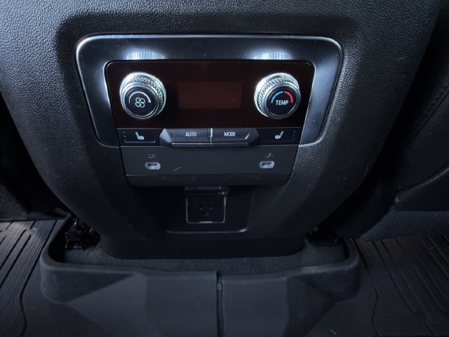Used 2023 GMC Yukon XL AT4 w/ AT4 Premium Package AWD/4WD image 34