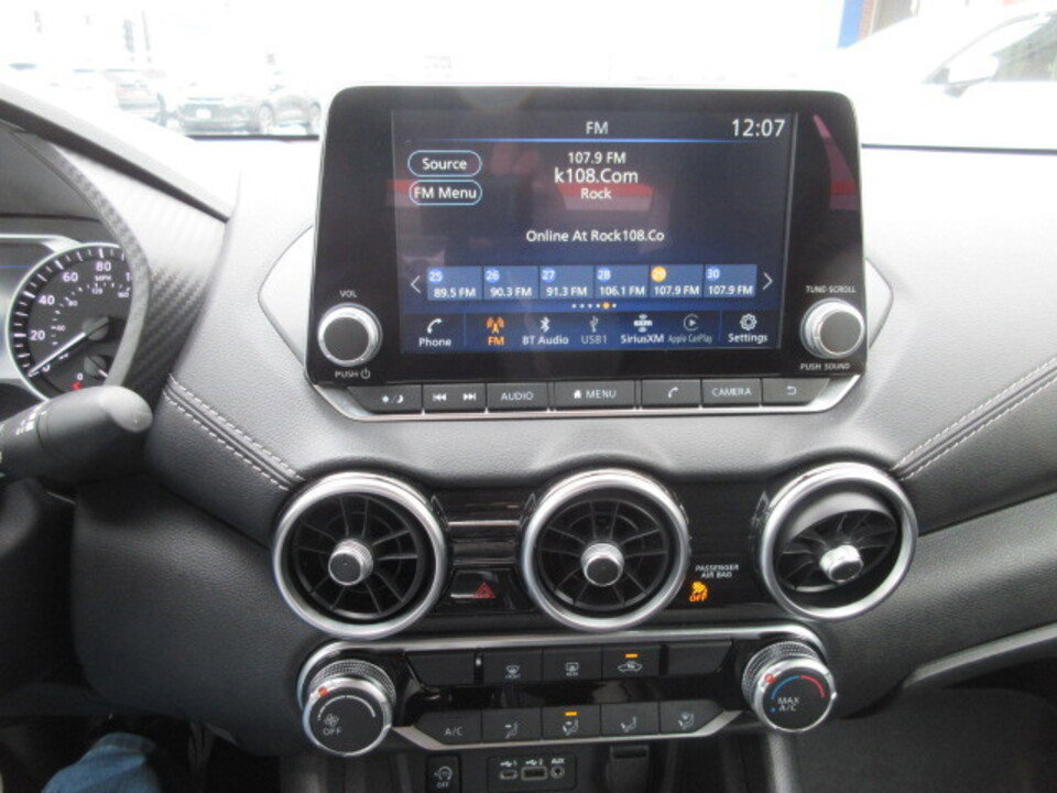 Used 2024 Nissan Sentra SV FWD image 16