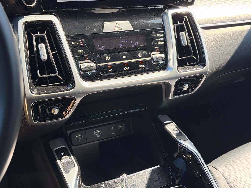 Used 2023 Kia Sorento SX AWD/4WD image 24