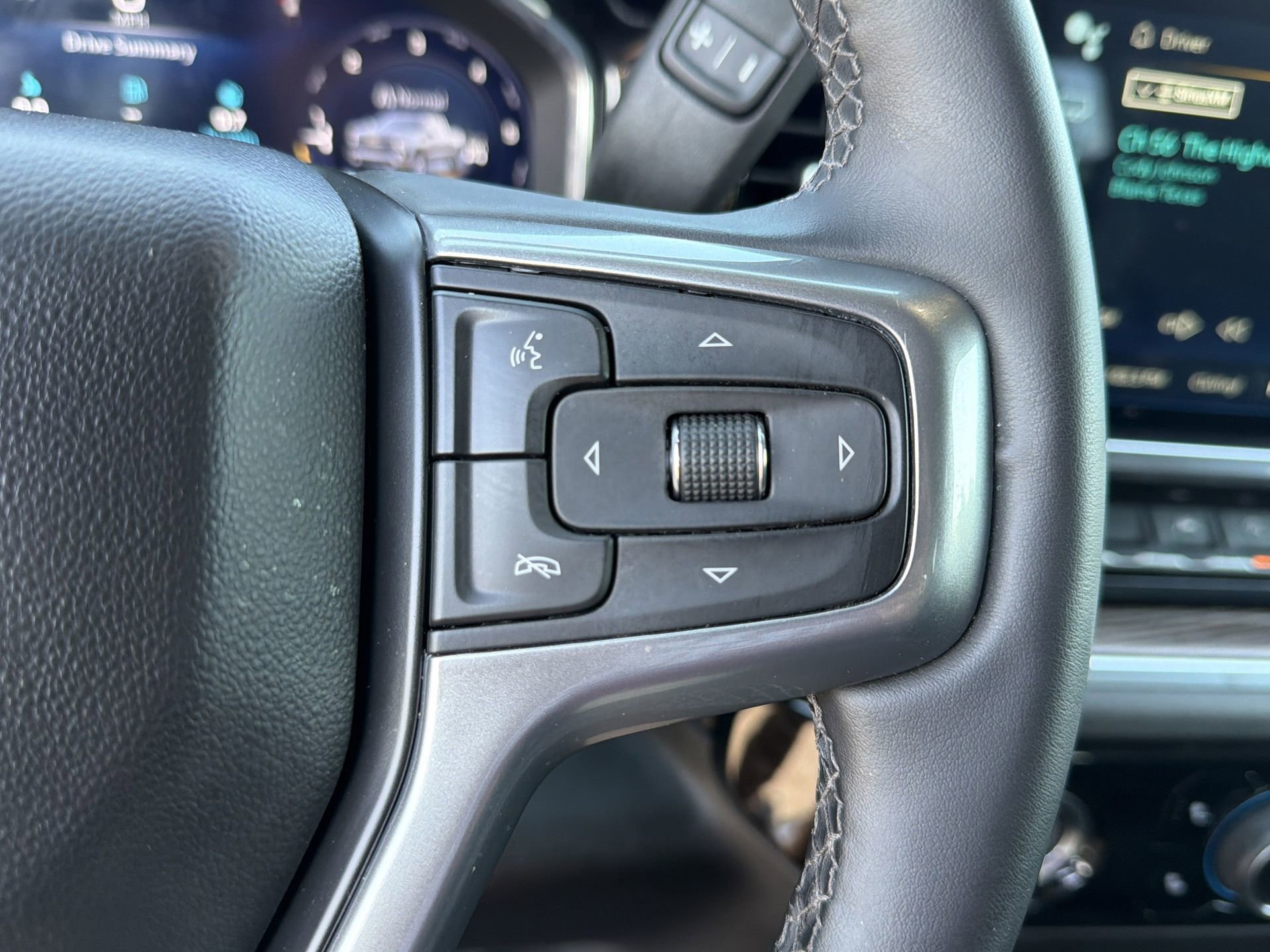 Used 2024 Chevrolet Silverado 1500 LT image 11