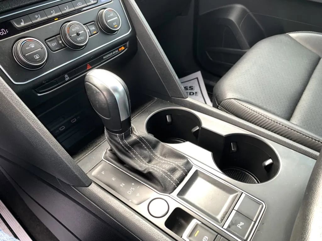 Used 2021 Volkswagen Atlas Cross Sport SE image 13