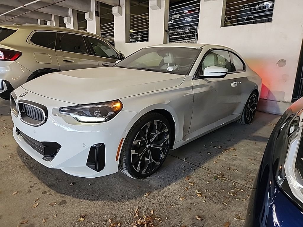 Used 2025 BMW 230i Coupe w/ Convenience Package image 1