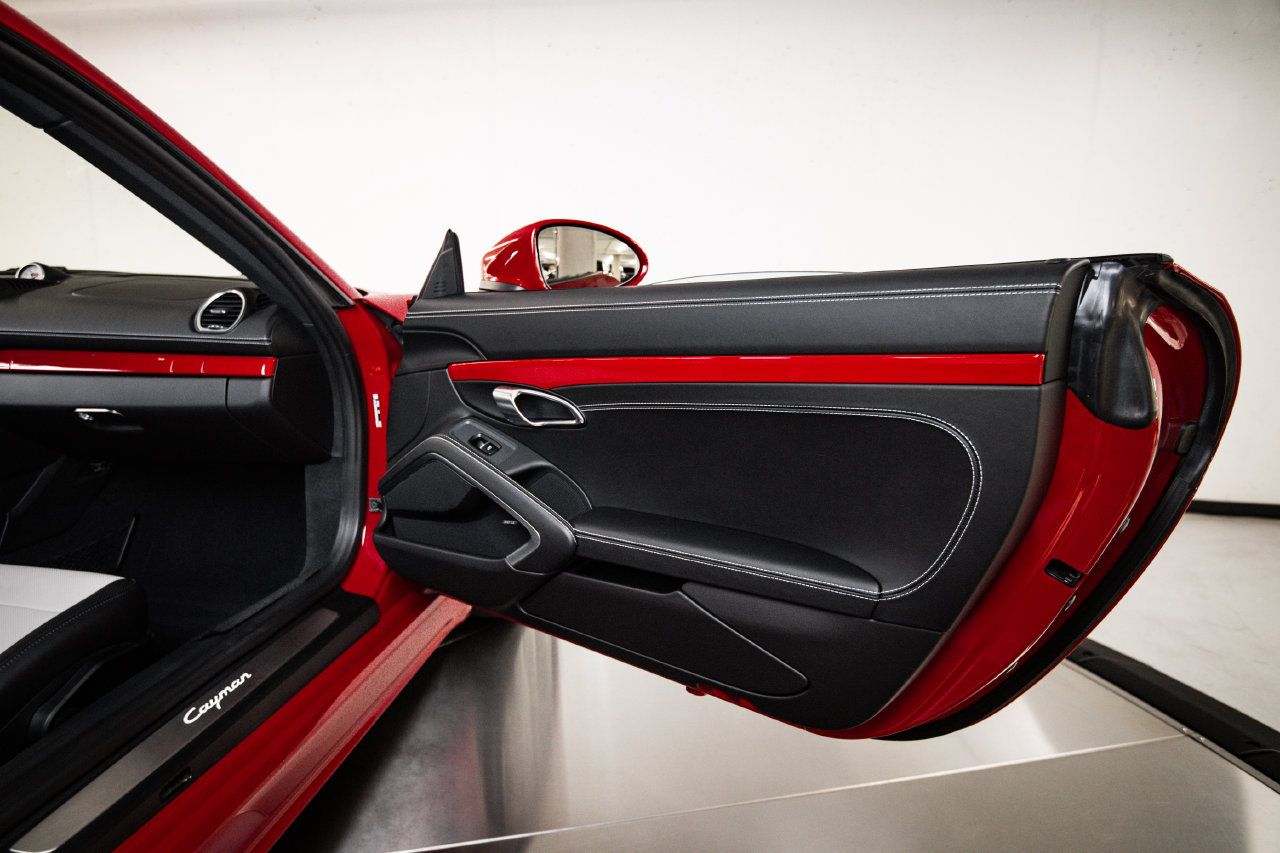 Certified 2024 Porsche 718 Cayman RWD image 26
