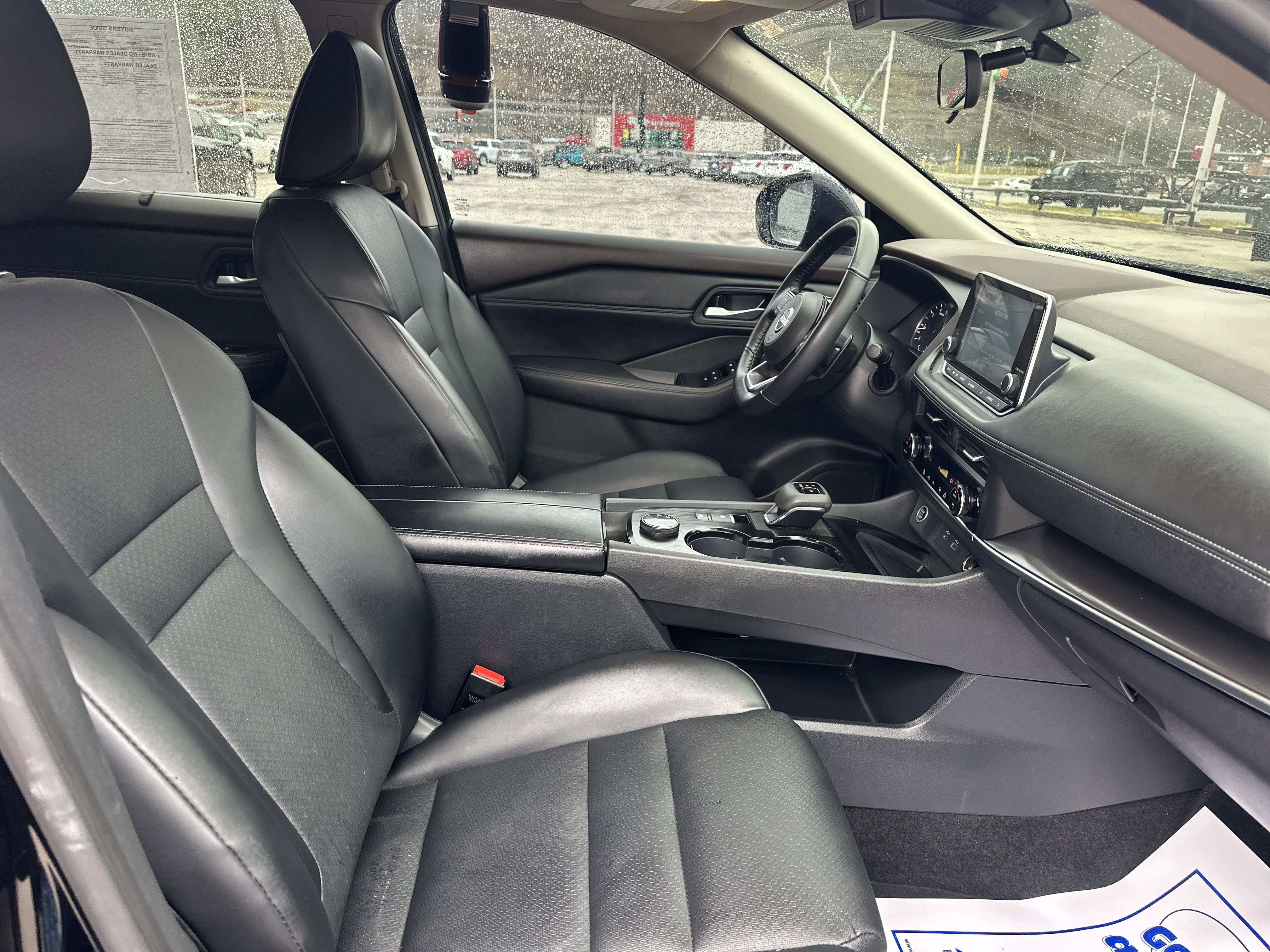 Used 2023 Nissan Rogue SV w/ SV Premium B Package image 21