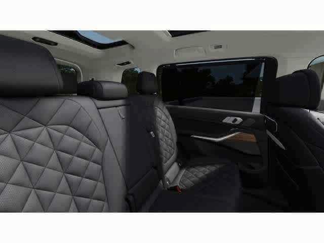 Used 2026 BMW X7 xDrive40i w/ Premium Package AWD/4WD image 17