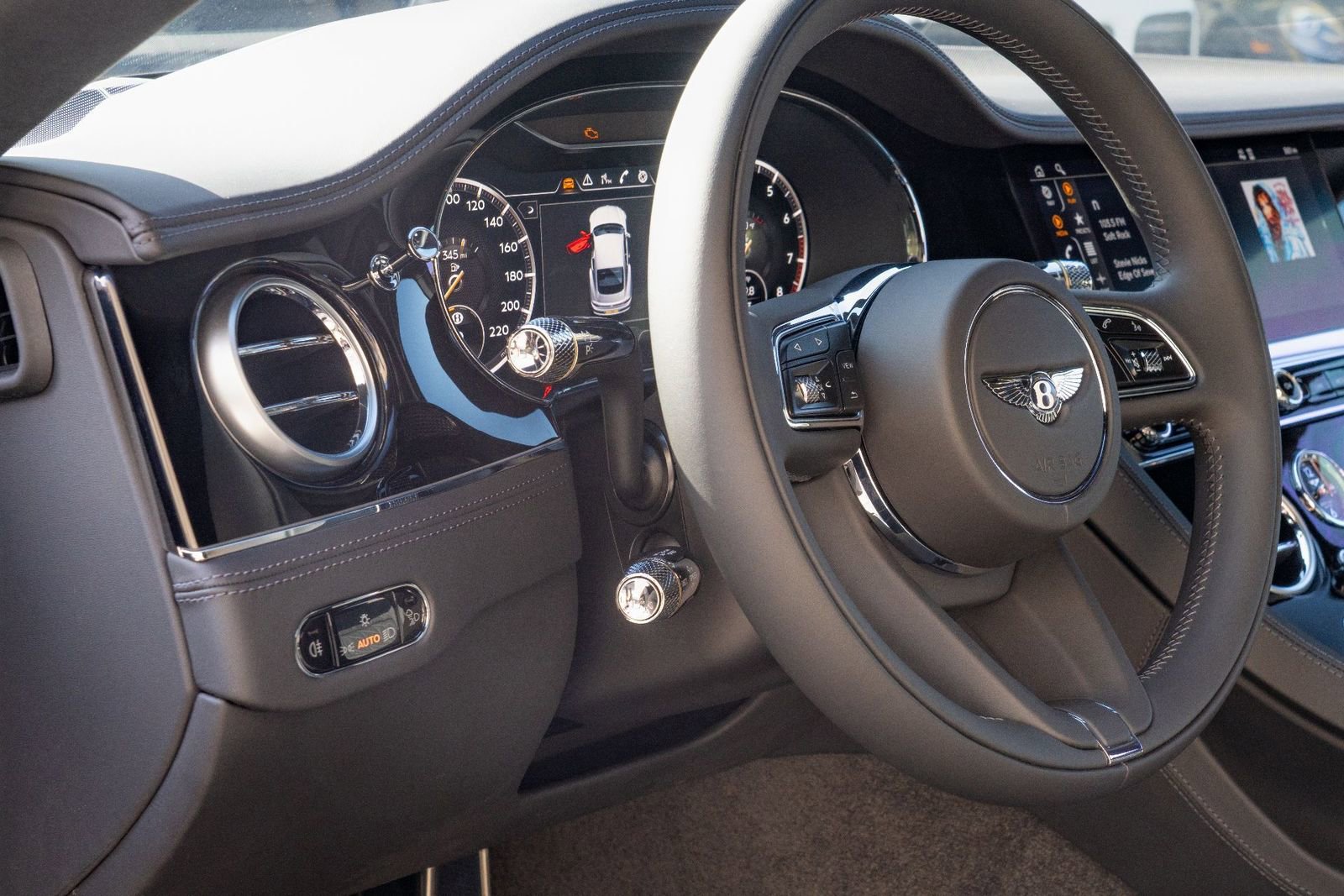 Used 2024 Bentley Continental GT Azure image 12