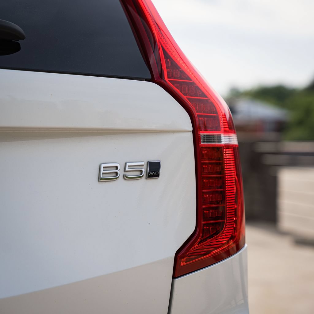 Certified 2024 Volvo XC90 B5 Plus w/ Protection Package Premier AWD/4WD image 6