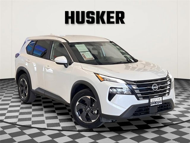 Used 2025 Nissan Rogue SV image 1