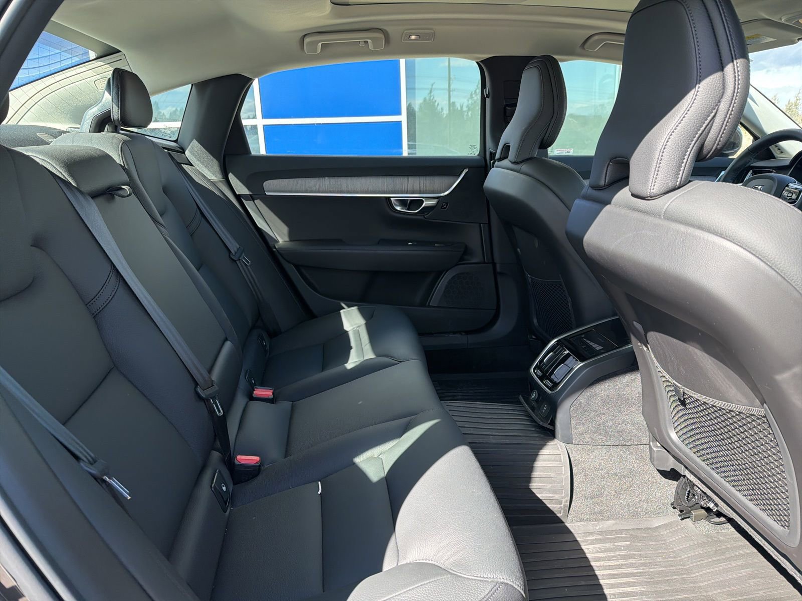 Certified 2025 Volvo S90 B6 Plus w/ Protection Package Premier image 21