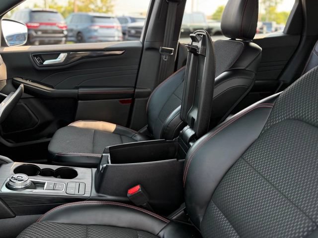 Used 2023 Ford Escape ST-Line AWD/4WD image 23