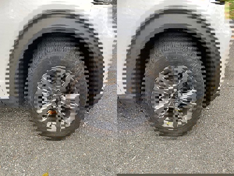 Certified 2022 Ford Explorer XLT w/ Equipment Group 202A image 13