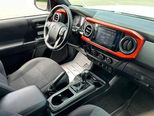 Used 2019 Toyota Tacoma TRD Off-Road AWD/4WD image 39