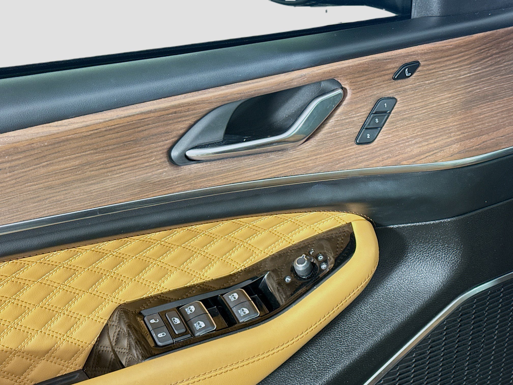 Used 2024 Jeep Grand Cherokee Summit w/ Adv Protech Group IV image 24